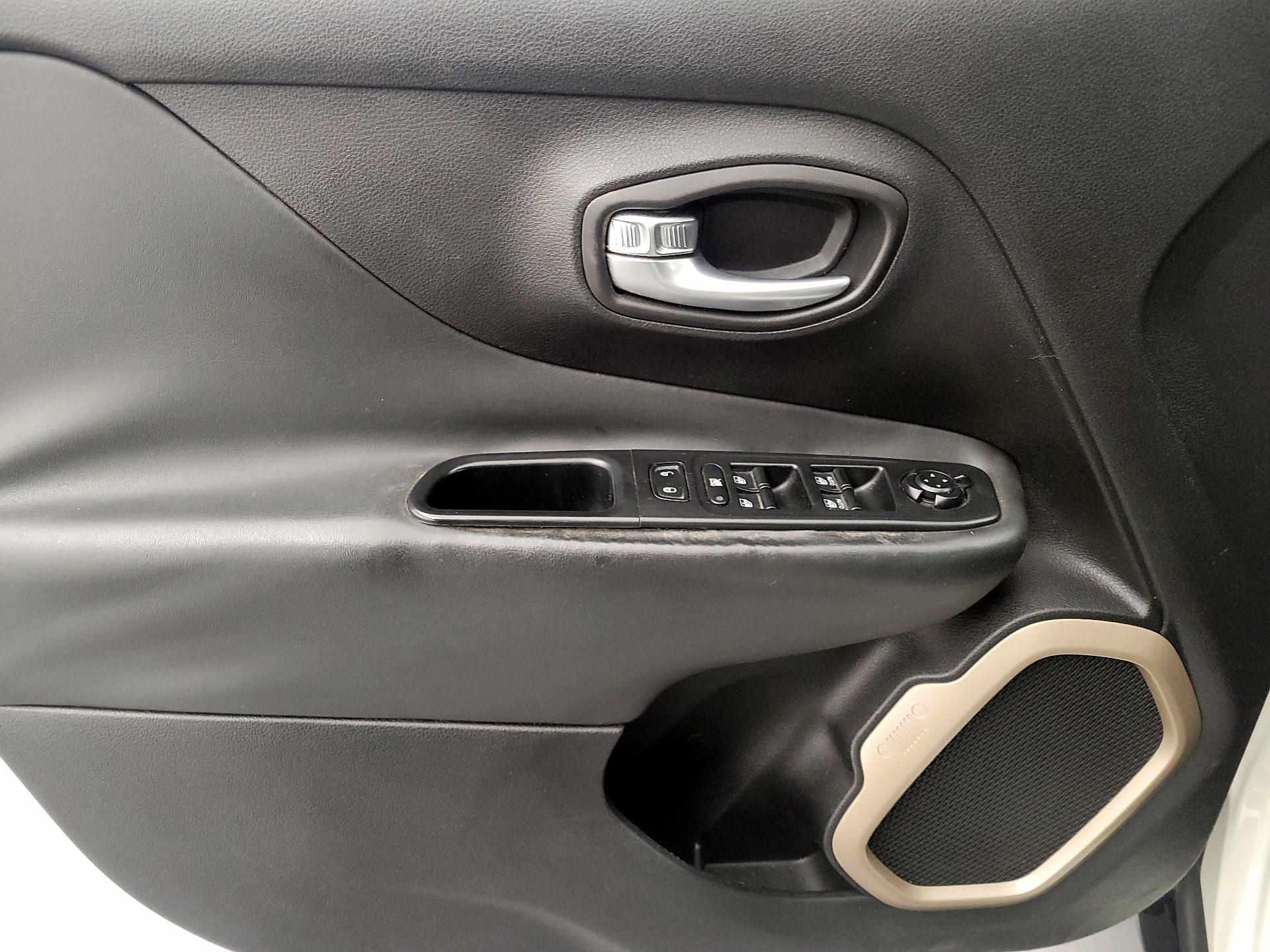Thumbnail: 2016 Jeep Renegade - 12