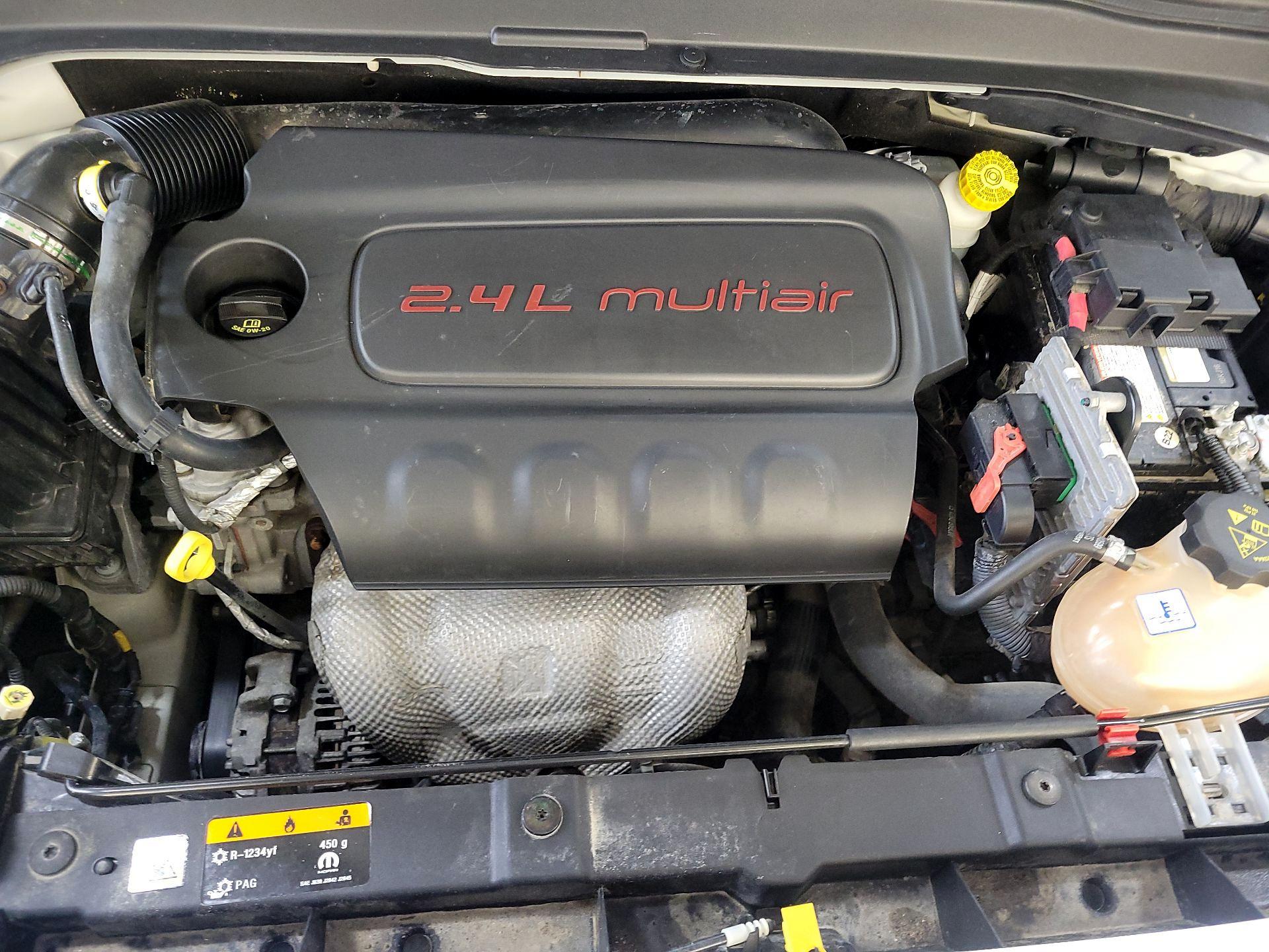 Thumbnail: 2016 Jeep Renegade - 17