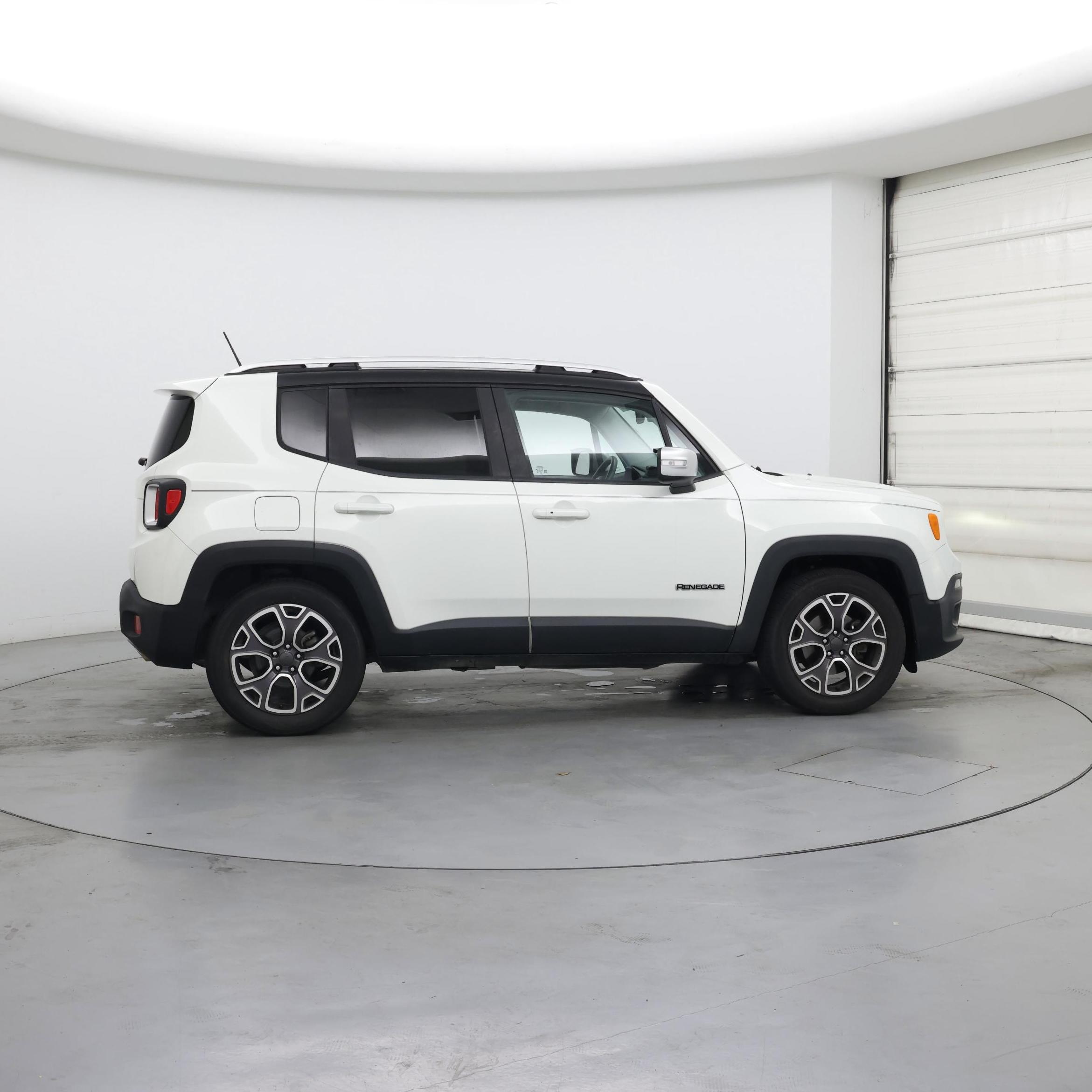 Thumbnail: 2016 Jeep Renegade - 7