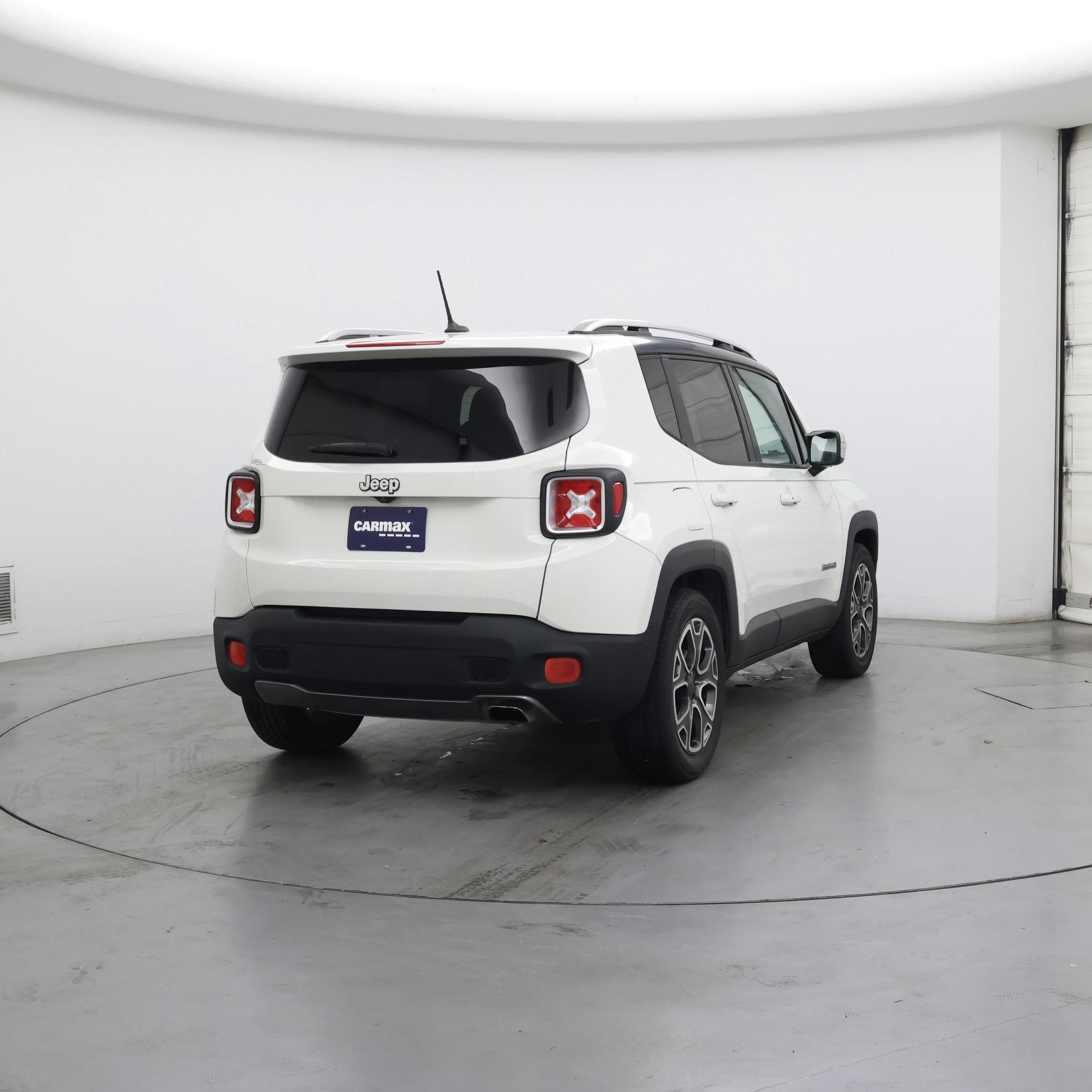 Thumbnail: 2016 Jeep Renegade - 8