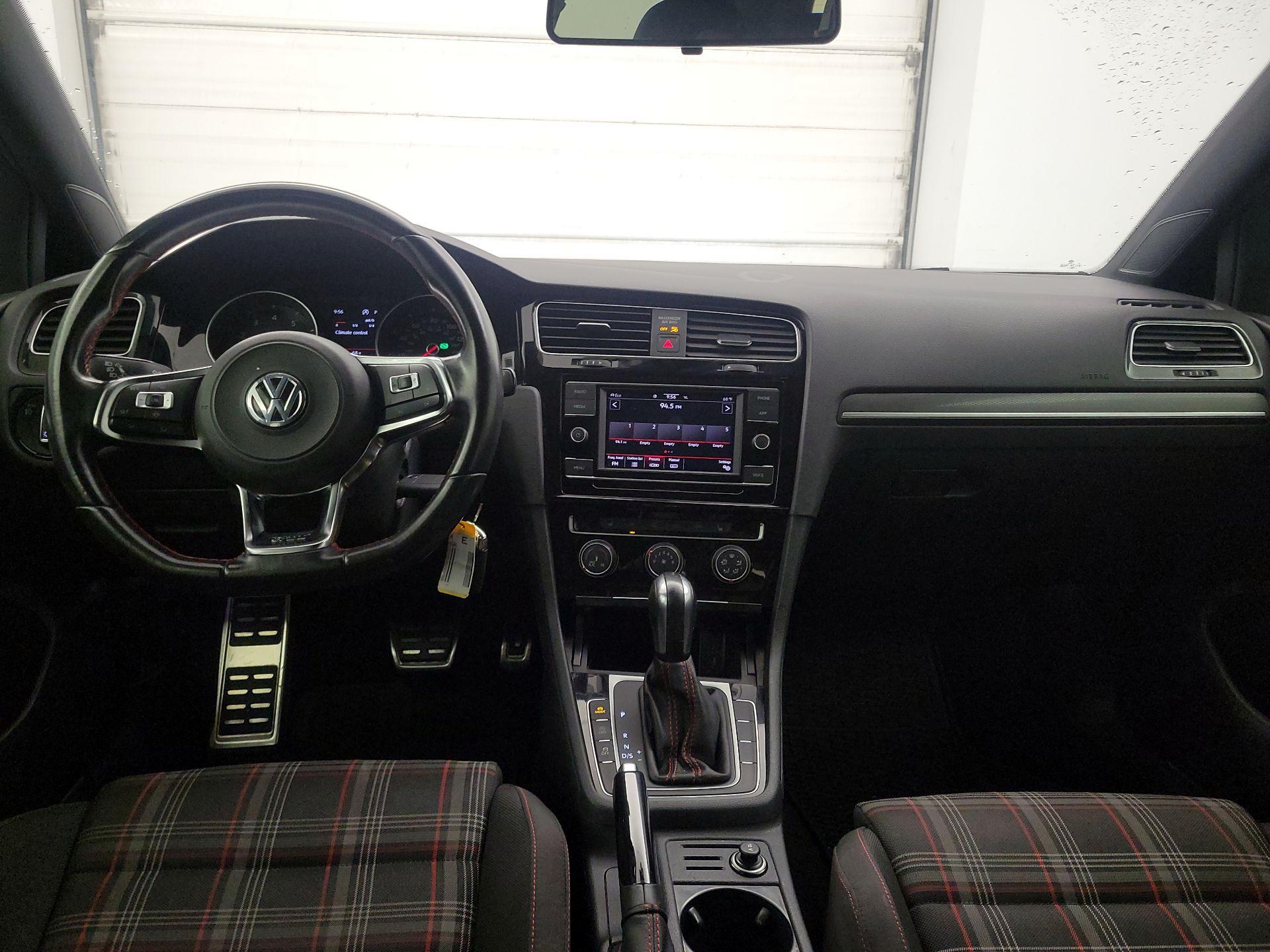 Thumbnail: 2021 Volkswagen Golf - 9