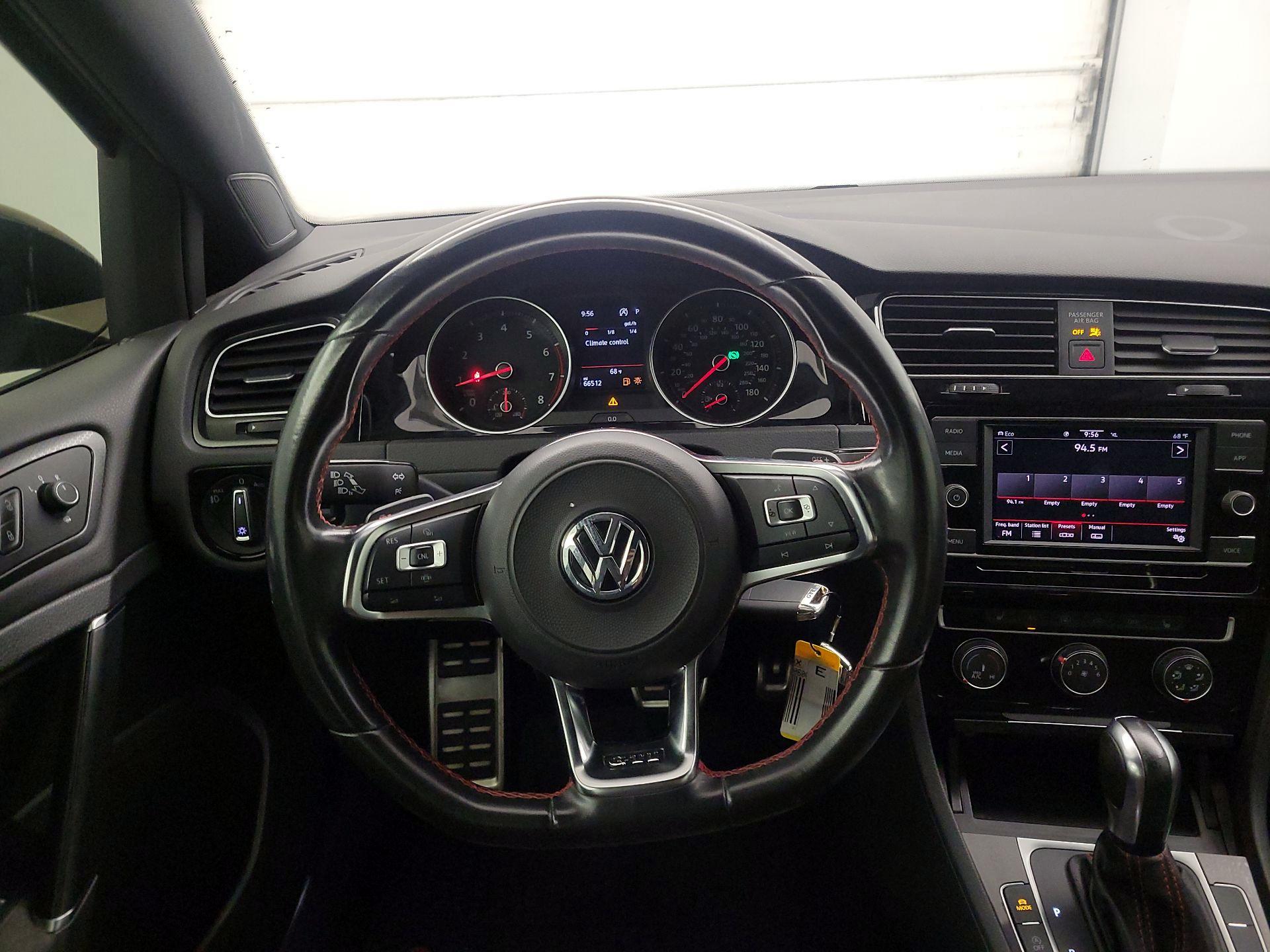 Thumbnail: 2021 Volkswagen Golf - 10