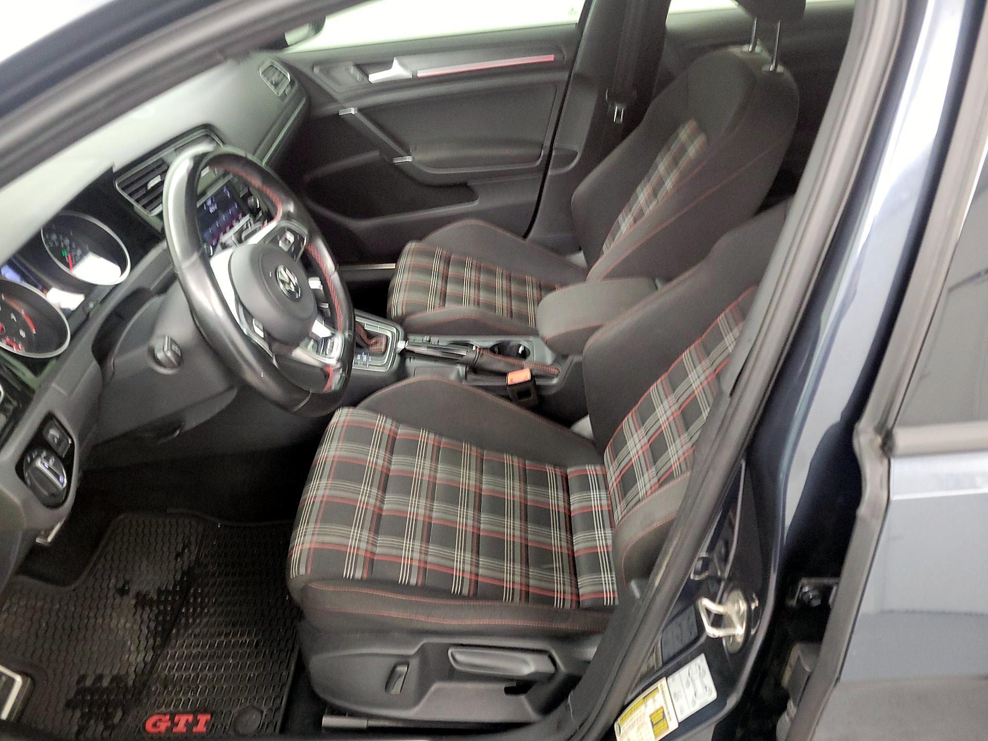 Thumbnail: 2021 Volkswagen Golf - 11