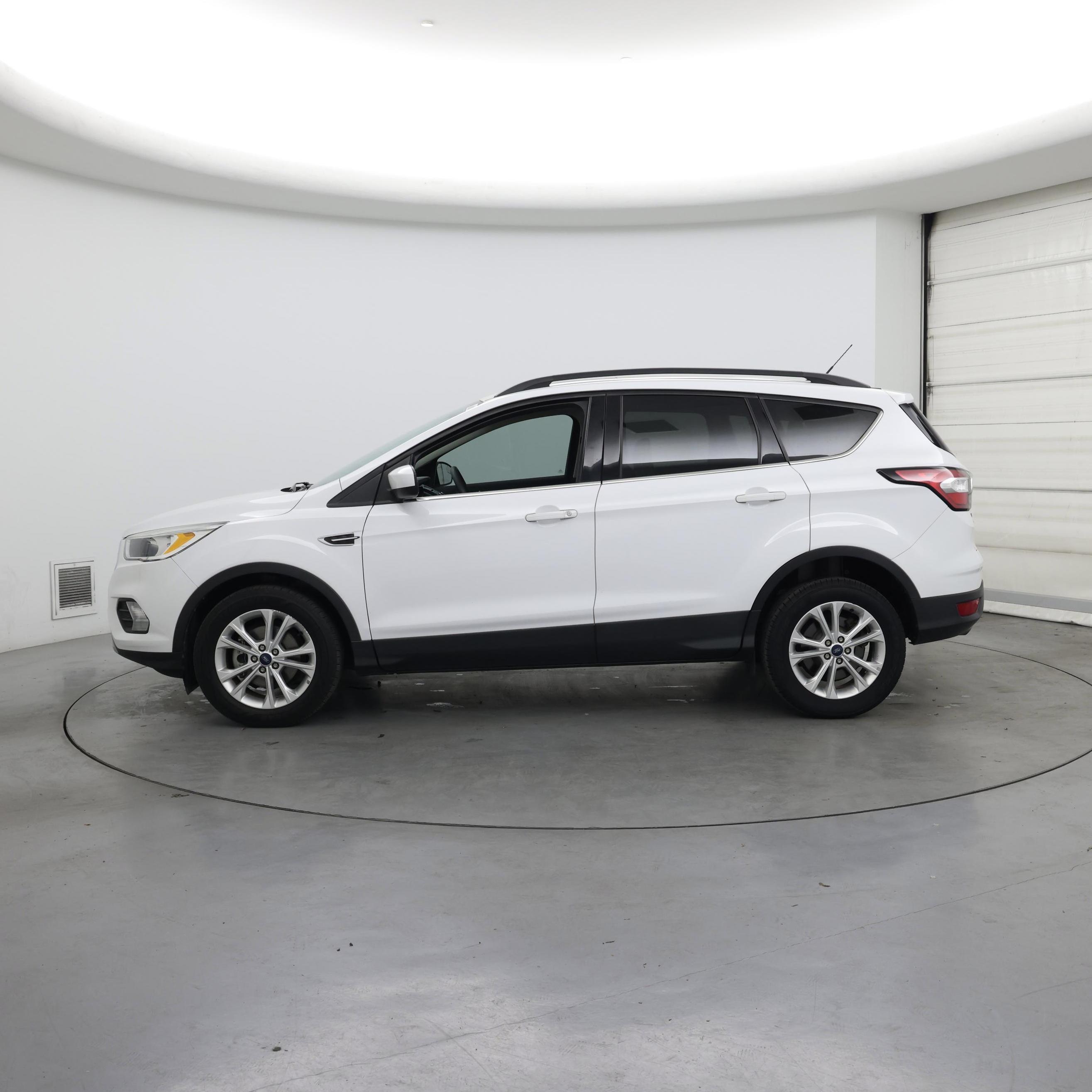 Thumbnail: 2018 Ford Escape - 3