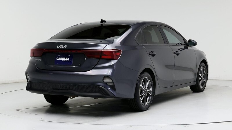 2022 Kia Forte LXS 8