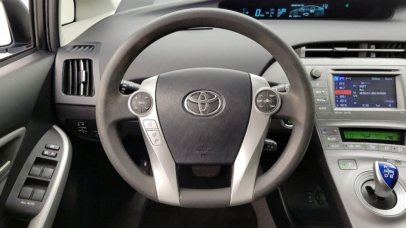 2013 Toyota Prius Plug-in 10