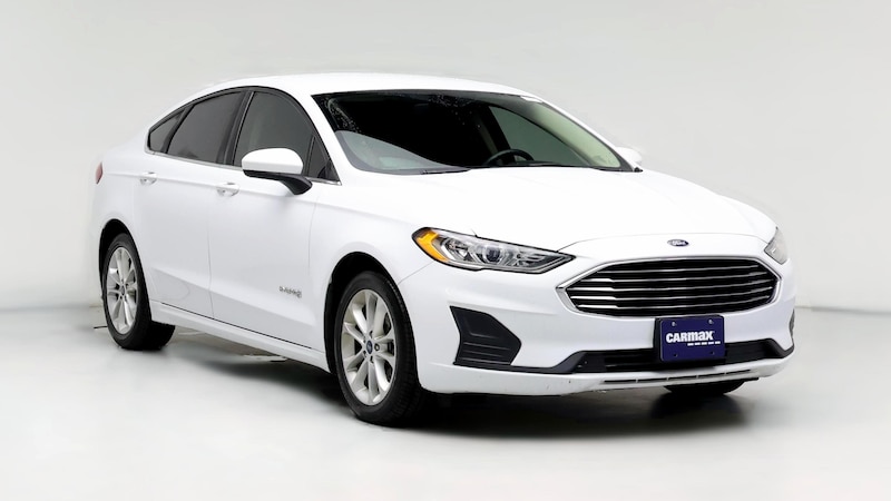 2019 Ford Fusion SE Hero Image