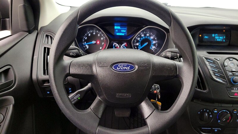 2014 Ford Focus S 10