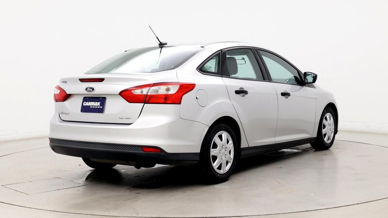 2014 Ford Focus S 8