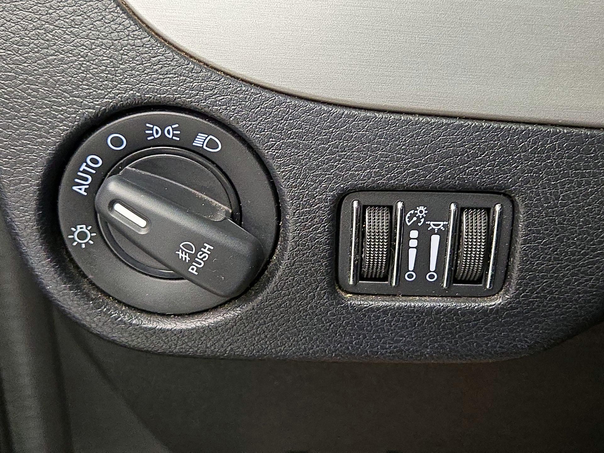 Thumbnail: 2019 Dodge Grand Caravan - 13