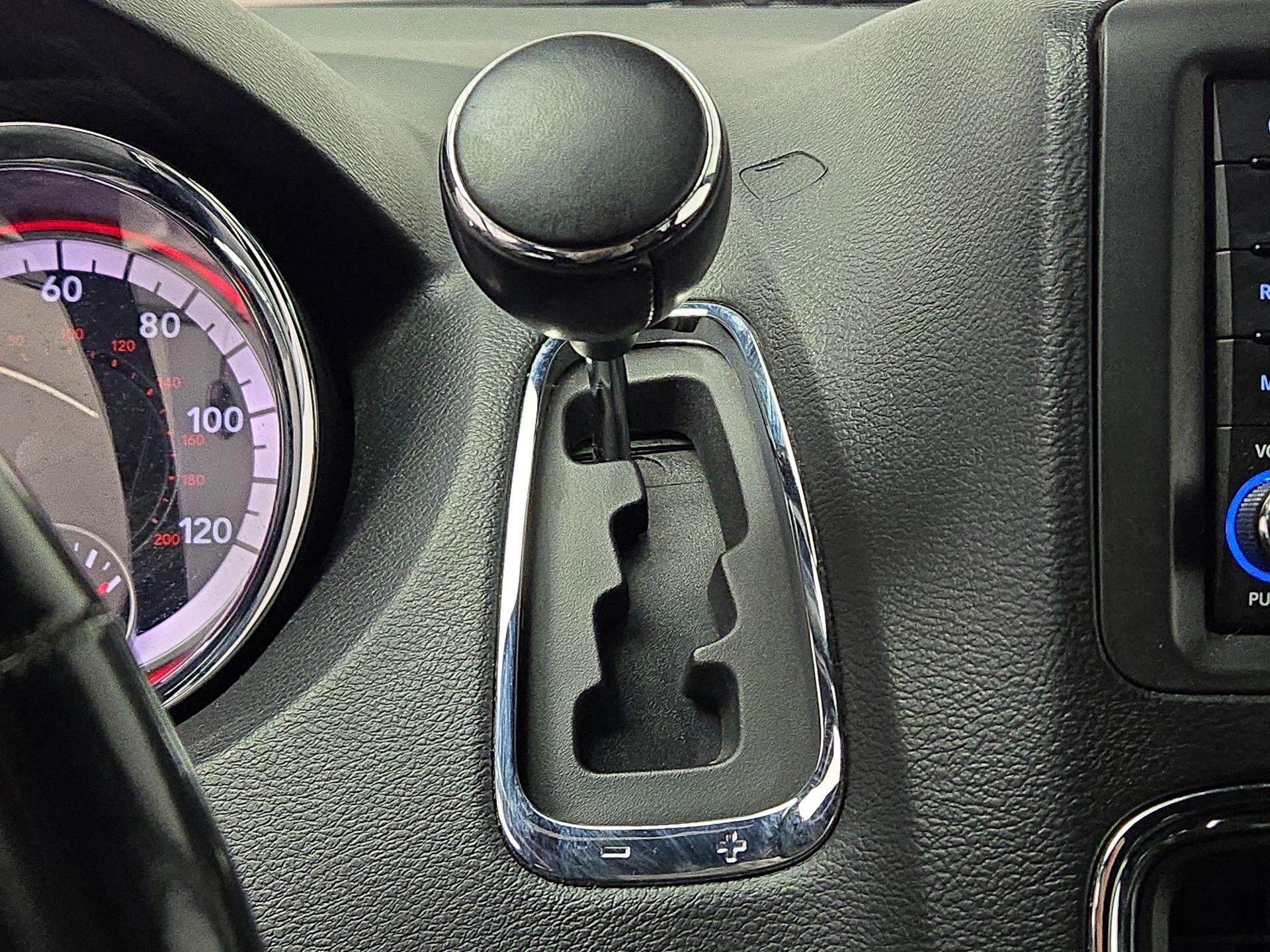 Thumbnail: 2019 Dodge Grand Caravan - 17