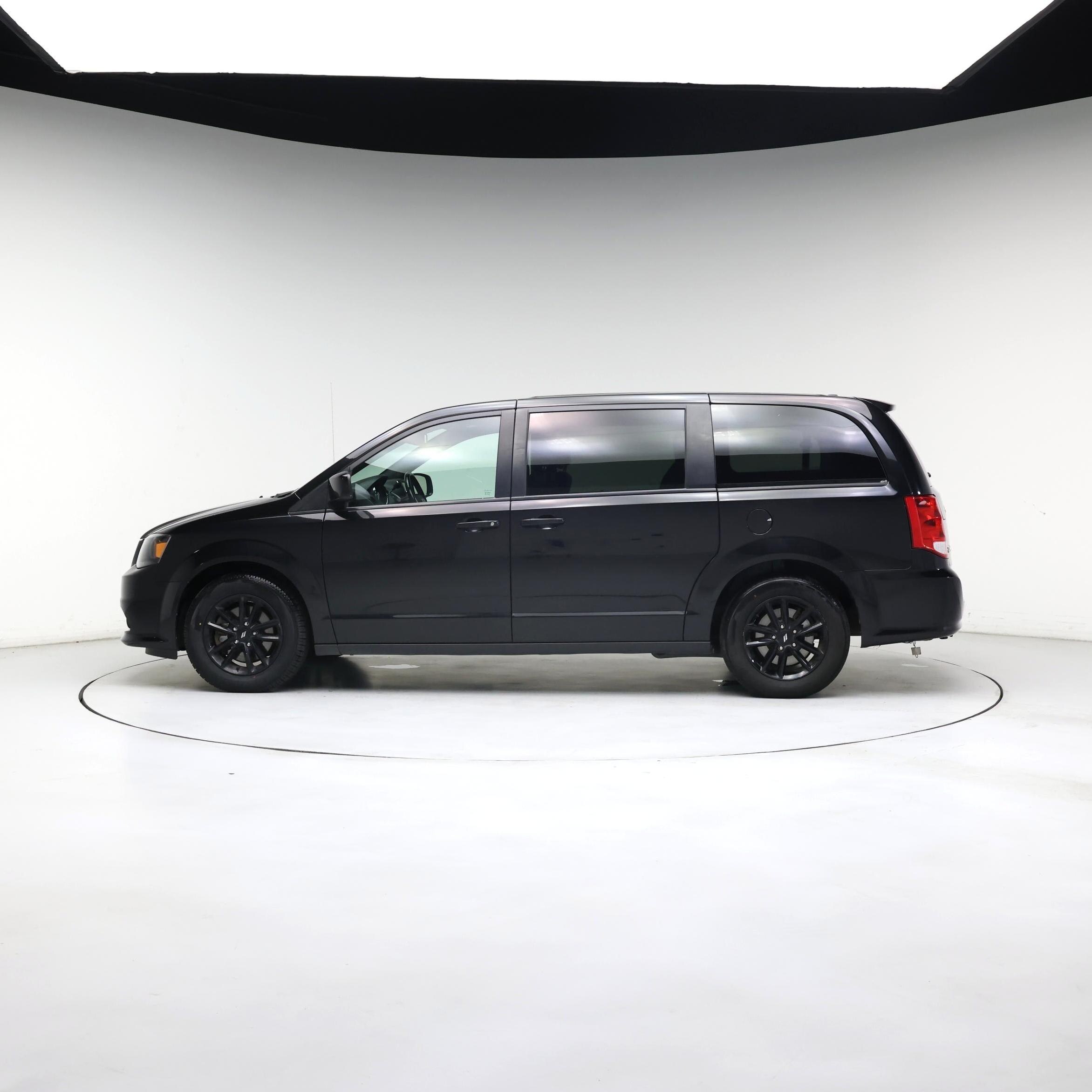 Thumbnail: 2019 Dodge Grand Caravan - 3