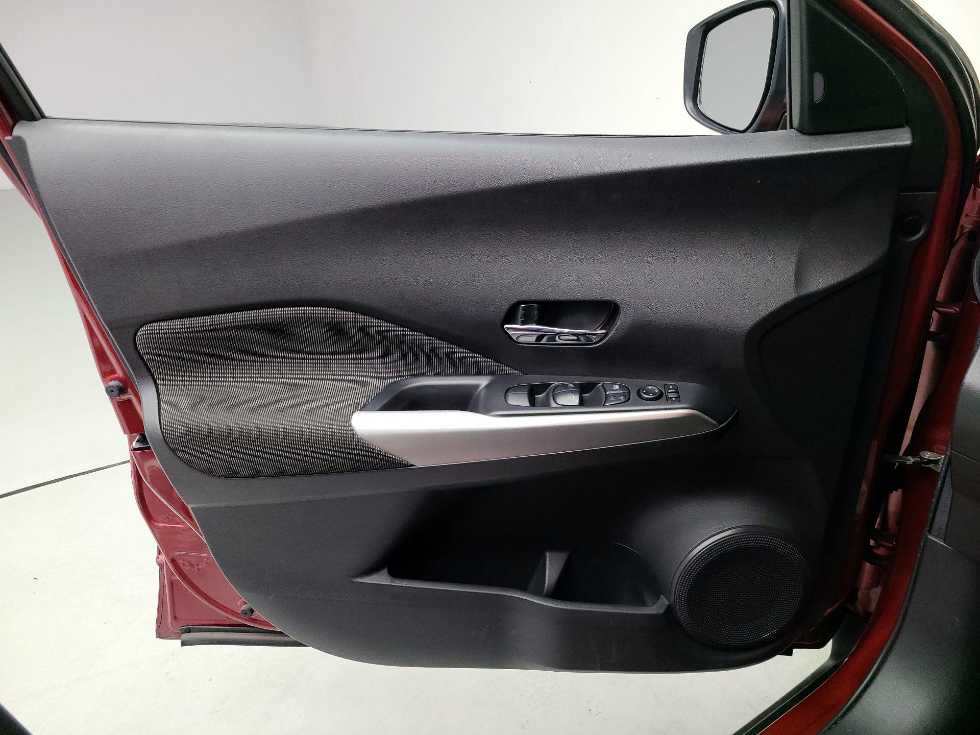 Thumbnail: 2019 Nissan Kicks - 12