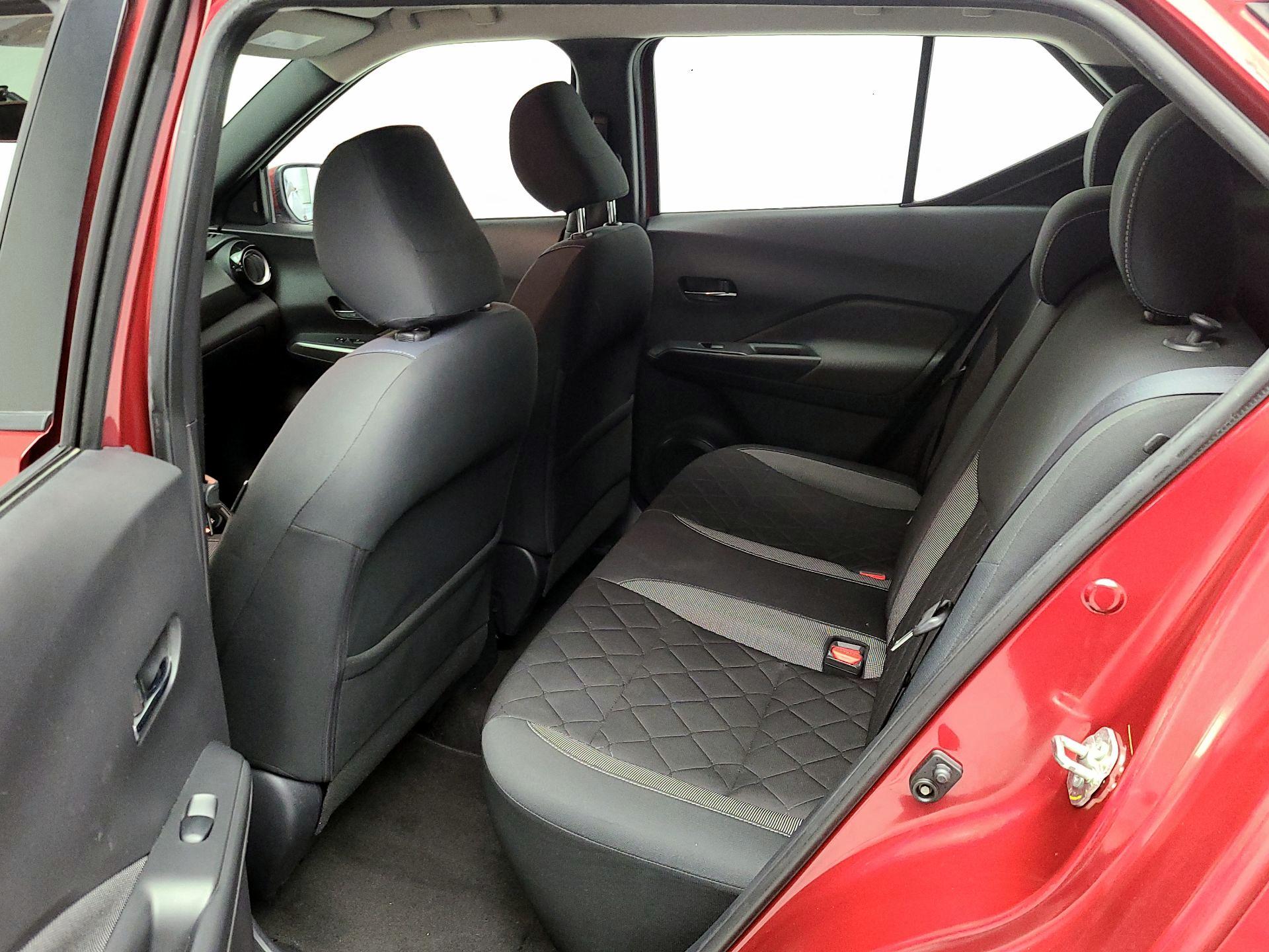 Thumbnail: 2019 Nissan Kicks - 19