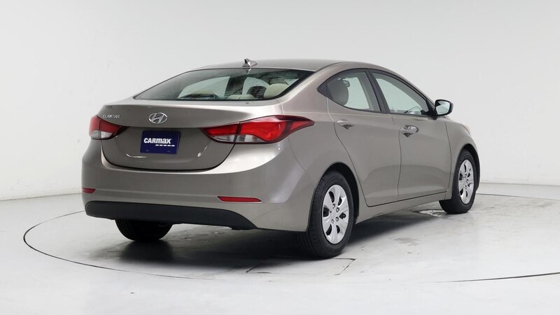 2016 Hyundai Elantra SE 8