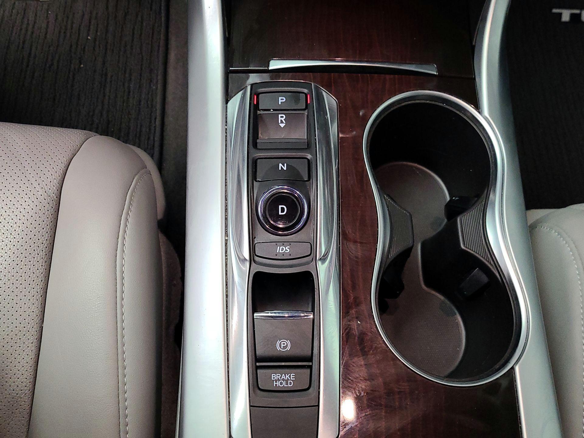 Thumbnail: 2015 Acura TLX - 18