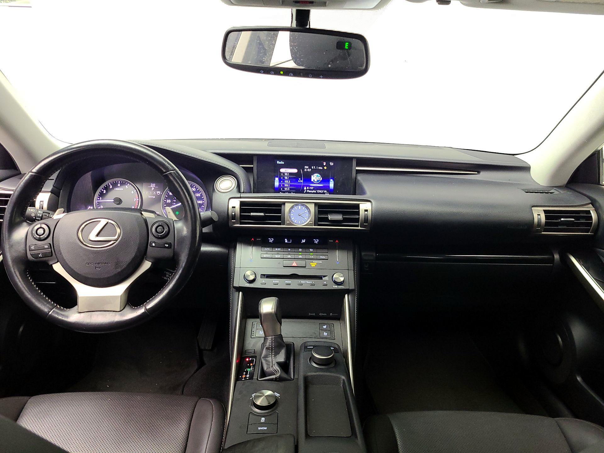 Thumbnail: 2016 Lexus IS - 9