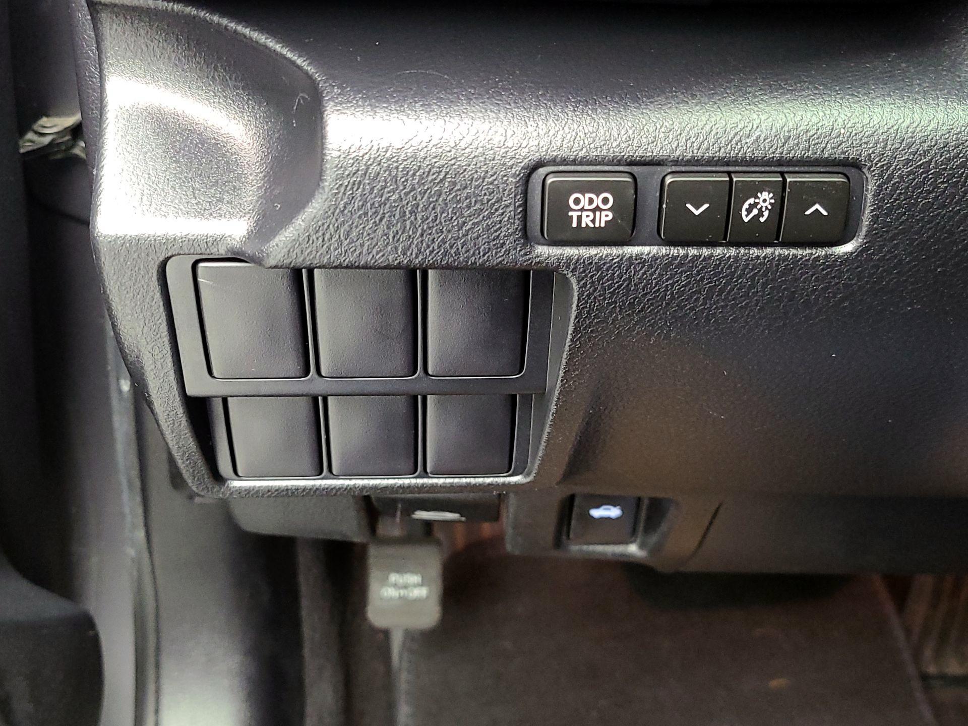 Thumbnail: 2016 Lexus IS - 13