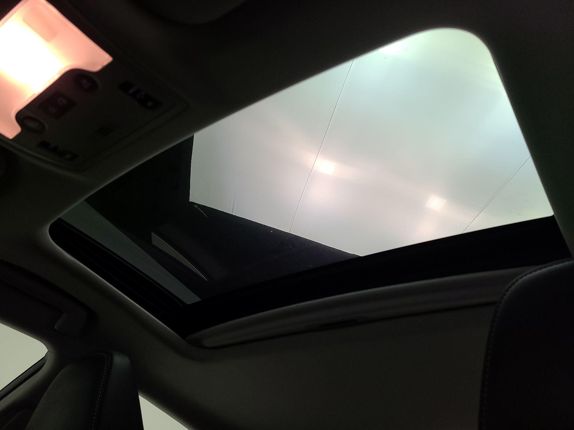 Thumbnail: 2016 Lexus IS - 19