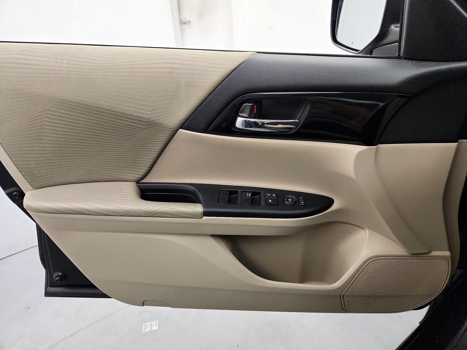 Thumbnail: 2016 Honda Accord - 12