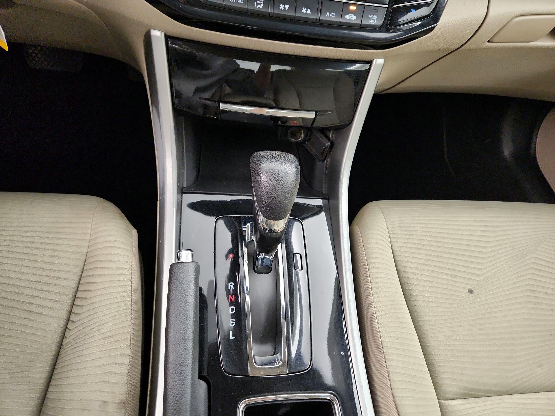 Thumbnail: 2016 Honda Accord - 17
