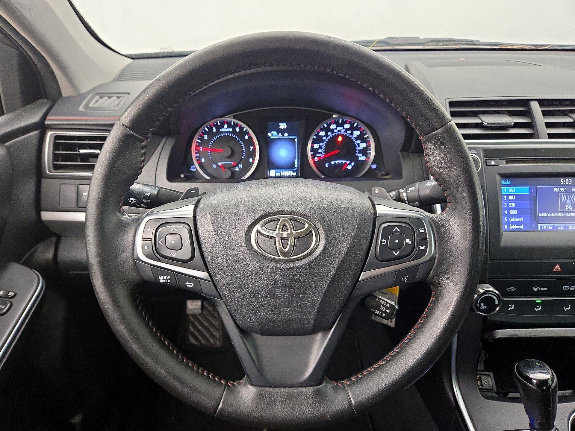 Thumbnail: 2016 Toyota Camry - 10