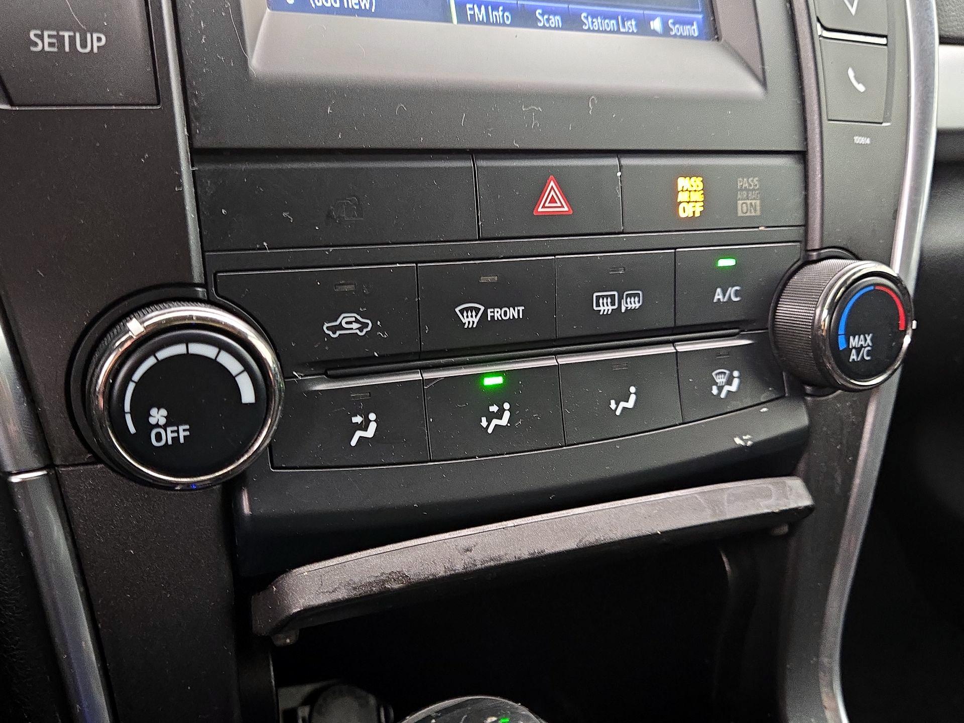 Thumbnail: 2016 Toyota Camry - 16