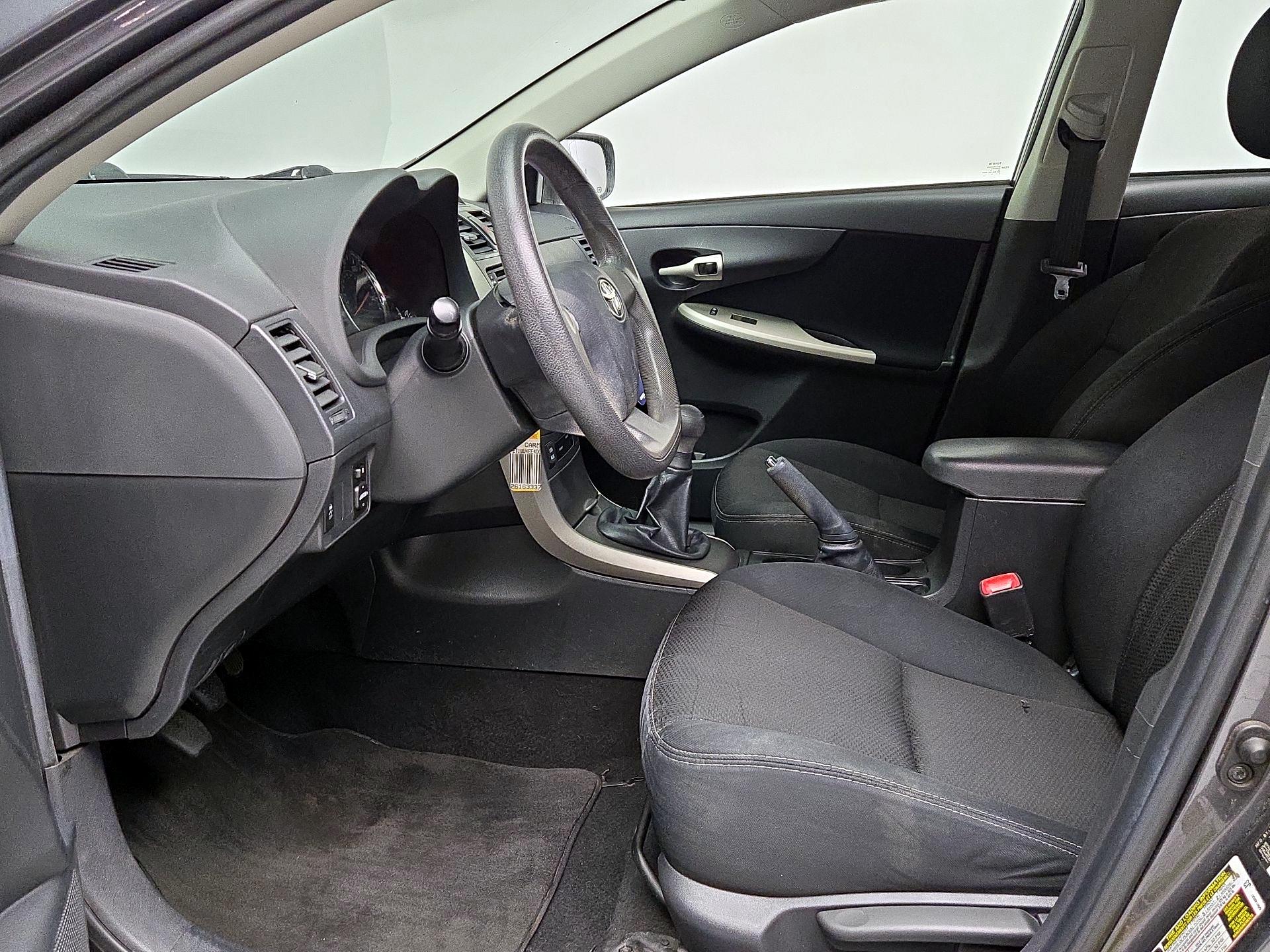 Thumbnail: 2013 Toyota Corolla - 11