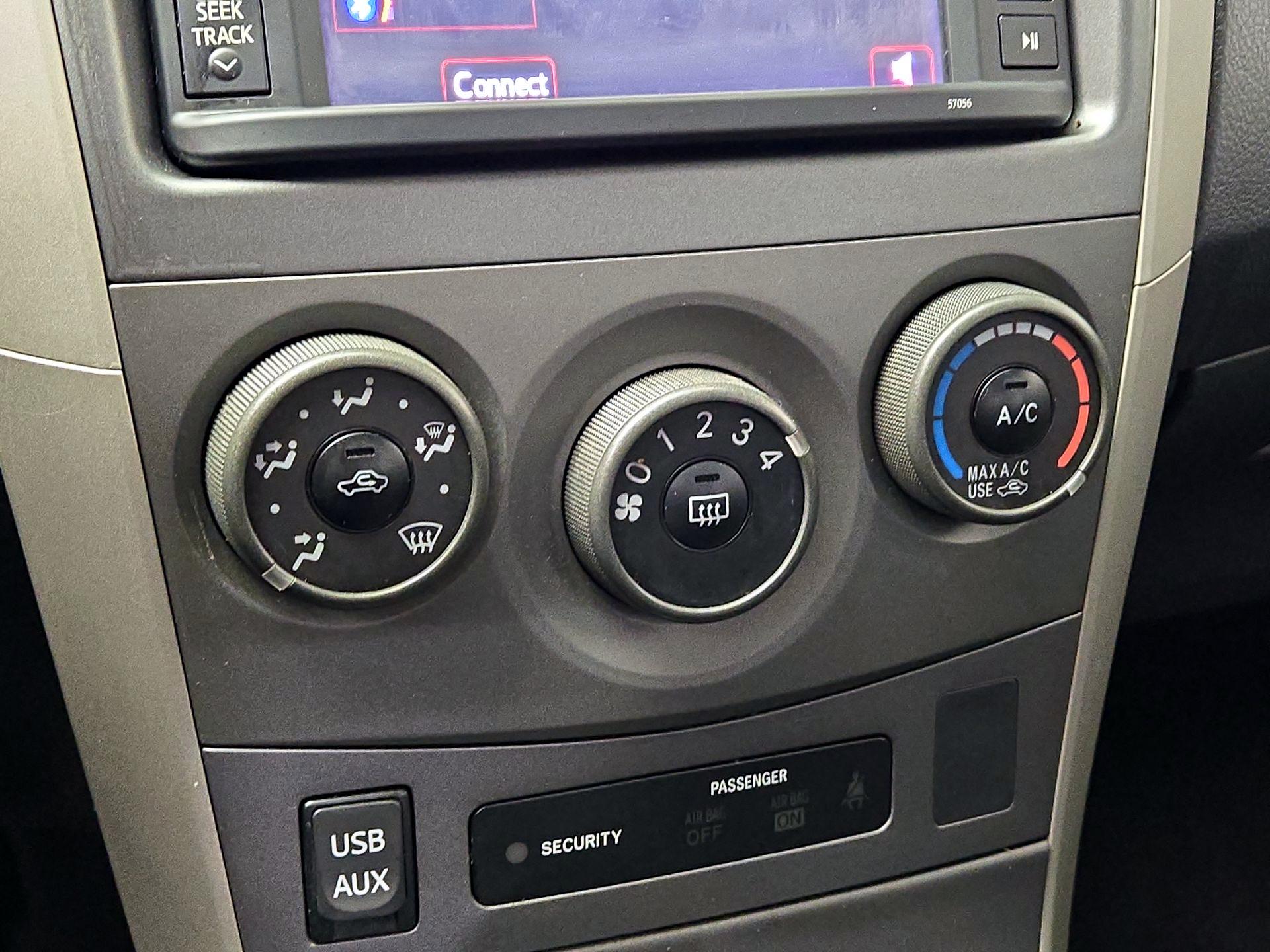 Thumbnail: 2013 Toyota Corolla - 15