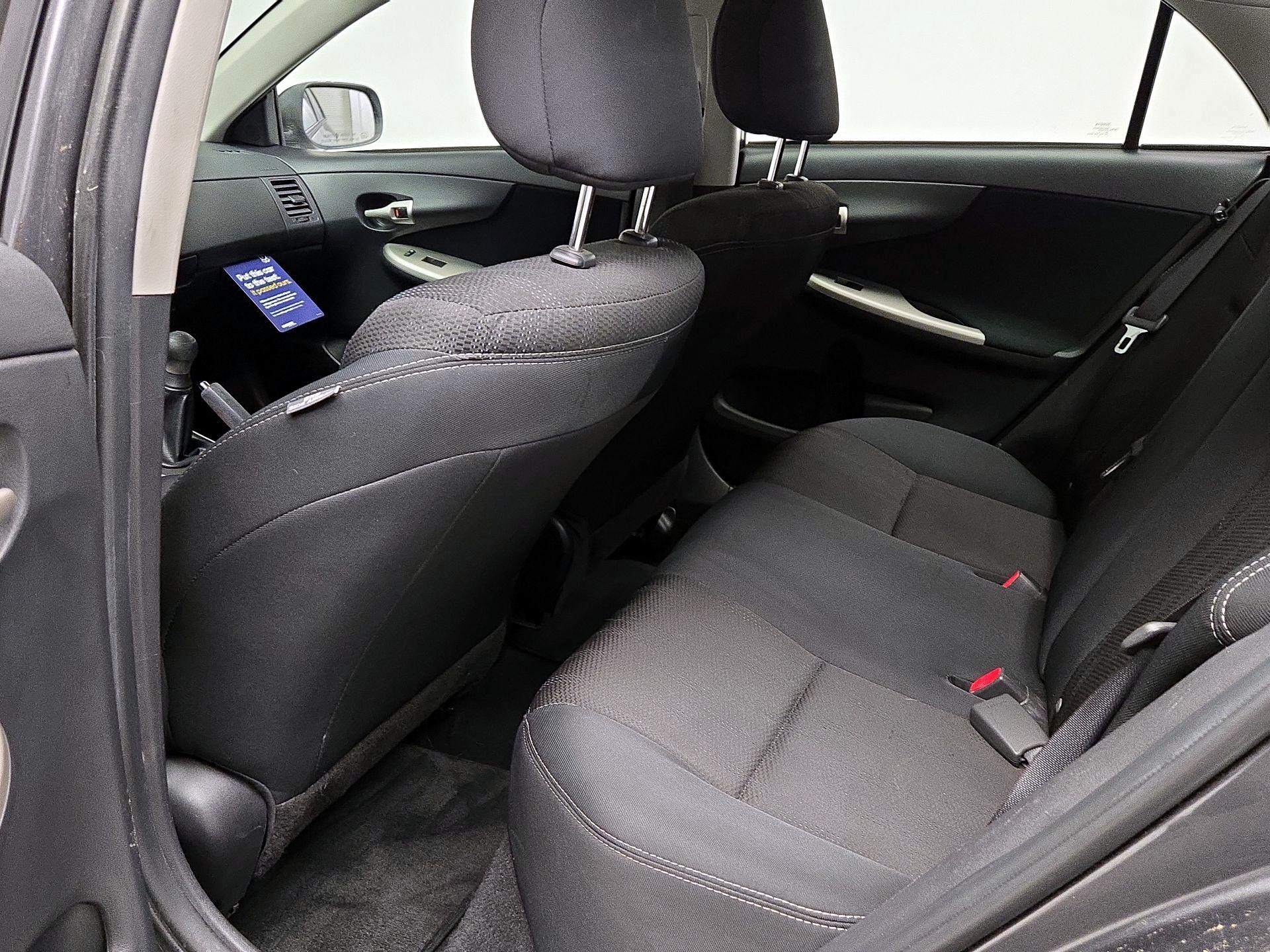 Thumbnail: 2013 Toyota Corolla - 18