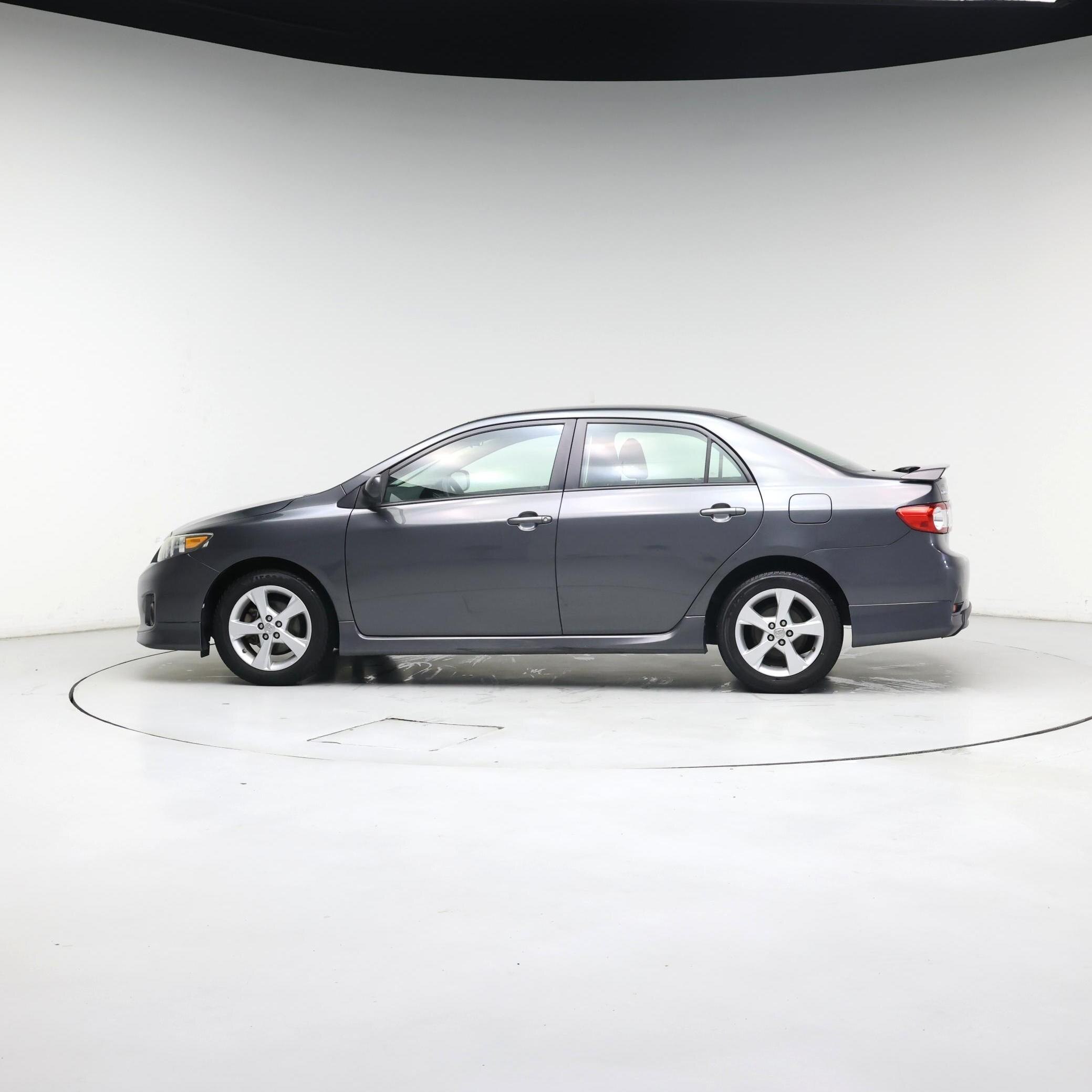 Thumbnail: 2013 Toyota Corolla - 3