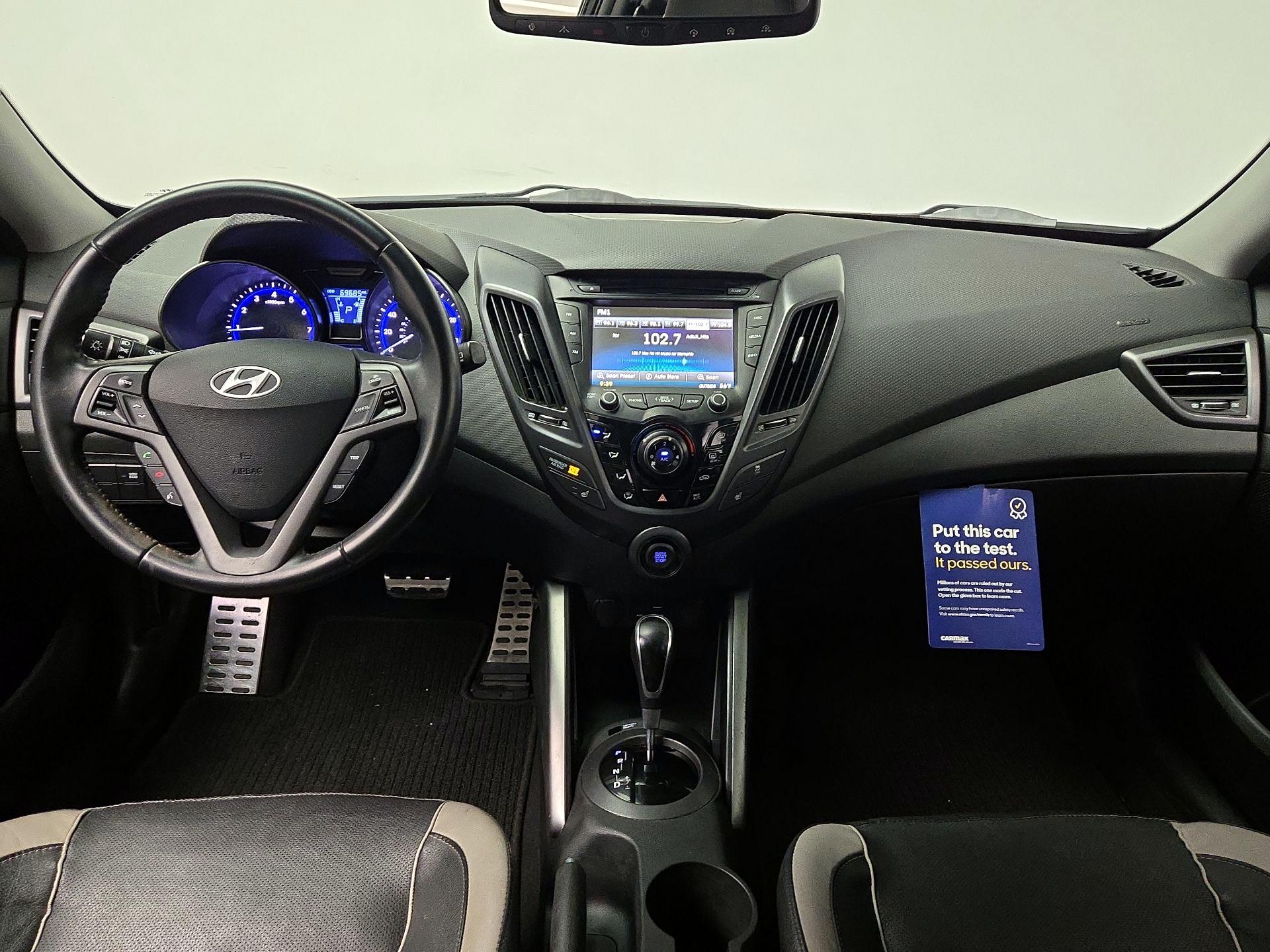 Thumbnail: 2015 Hyundai Veloster - 9