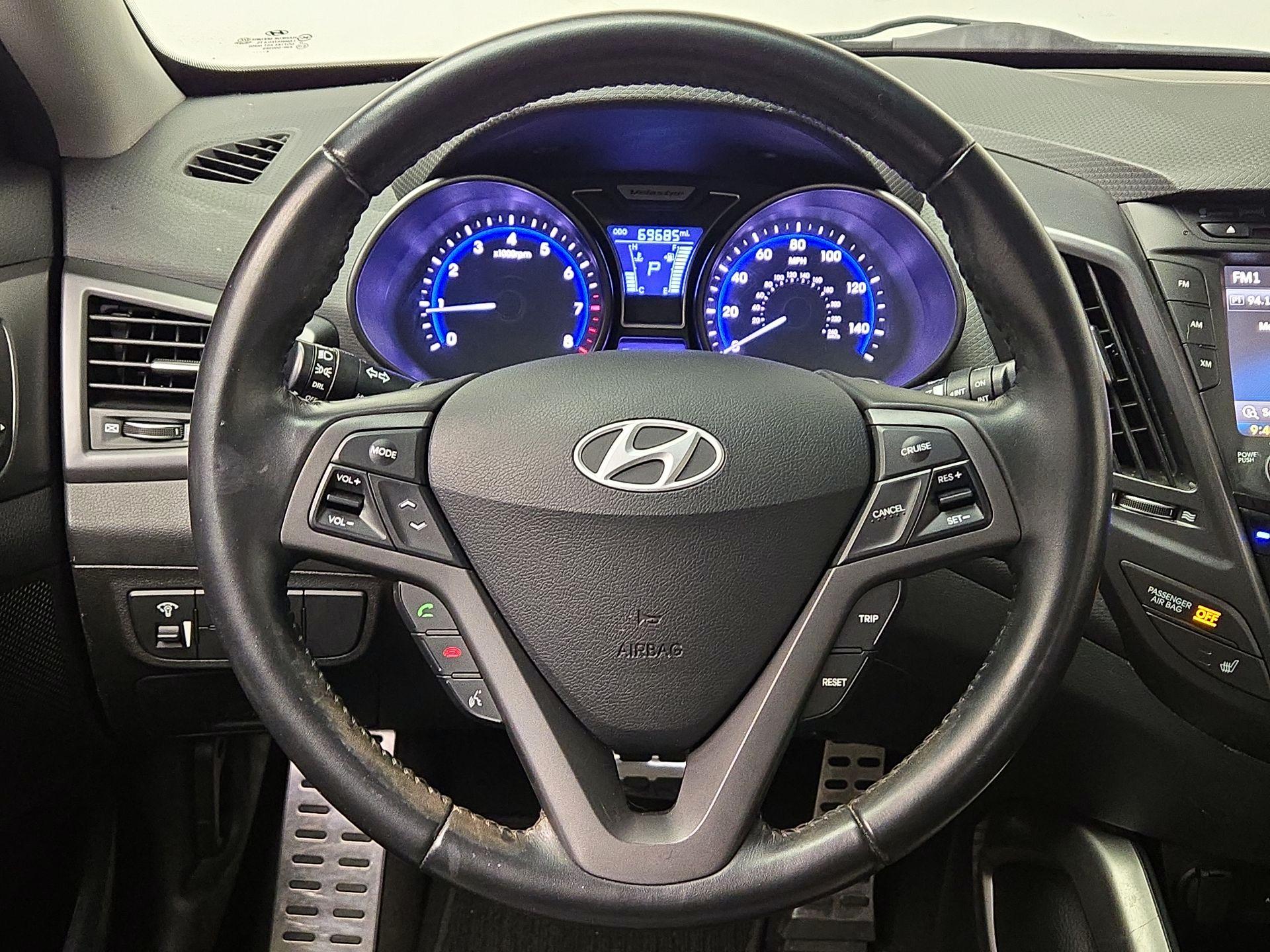 Thumbnail: 2015 Hyundai Veloster - 10