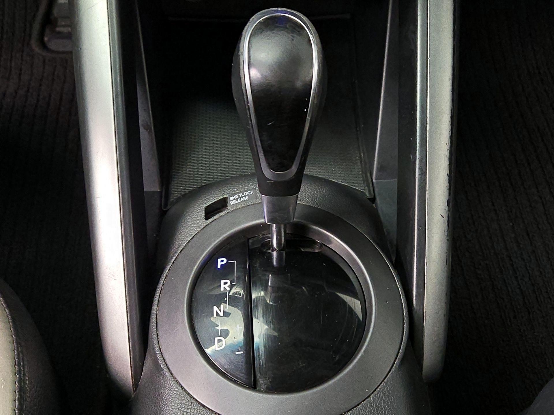 Thumbnail: 2015 Hyundai Veloster - 17