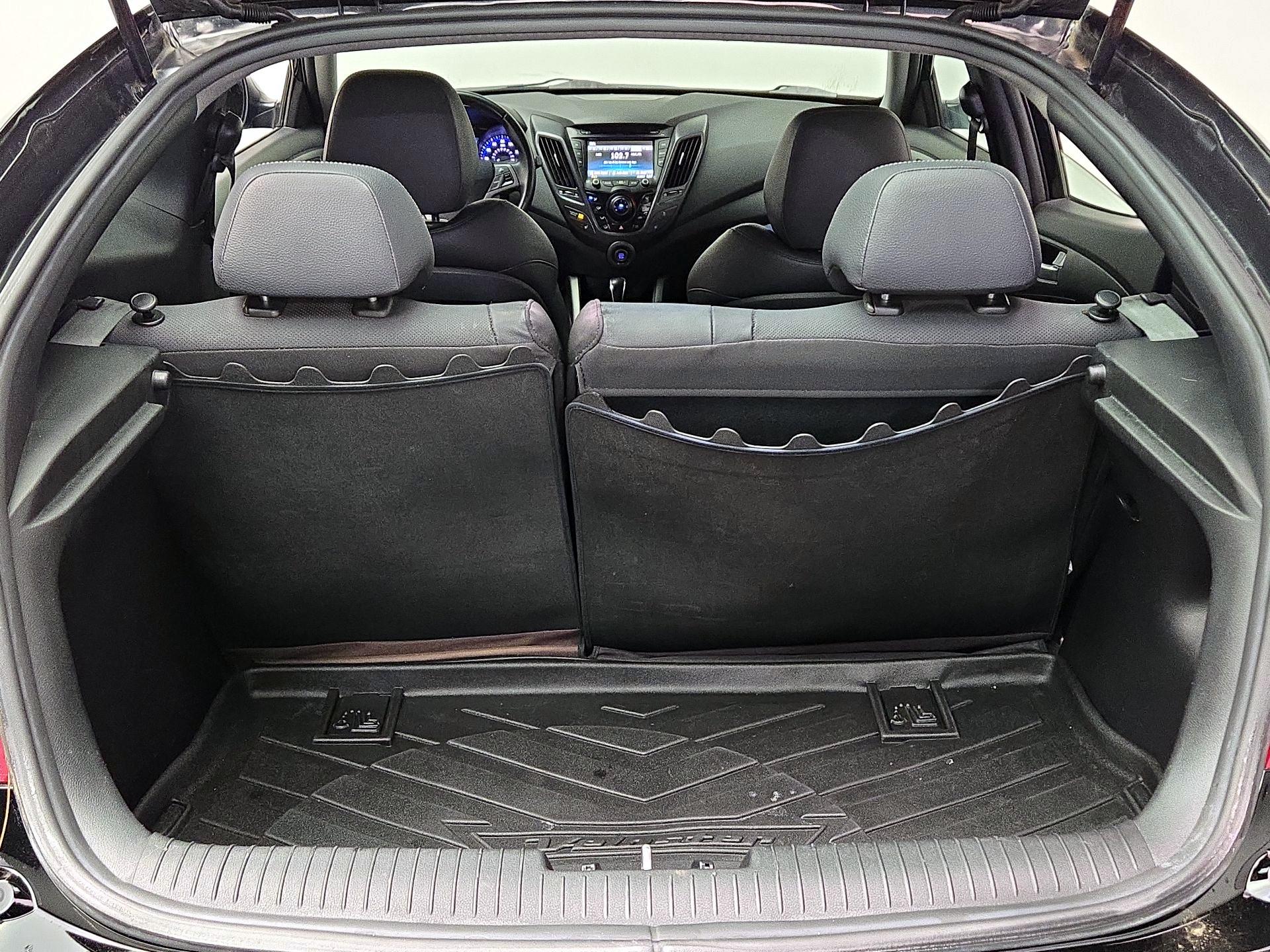 Thumbnail: 2015 Hyundai Veloster - 20
