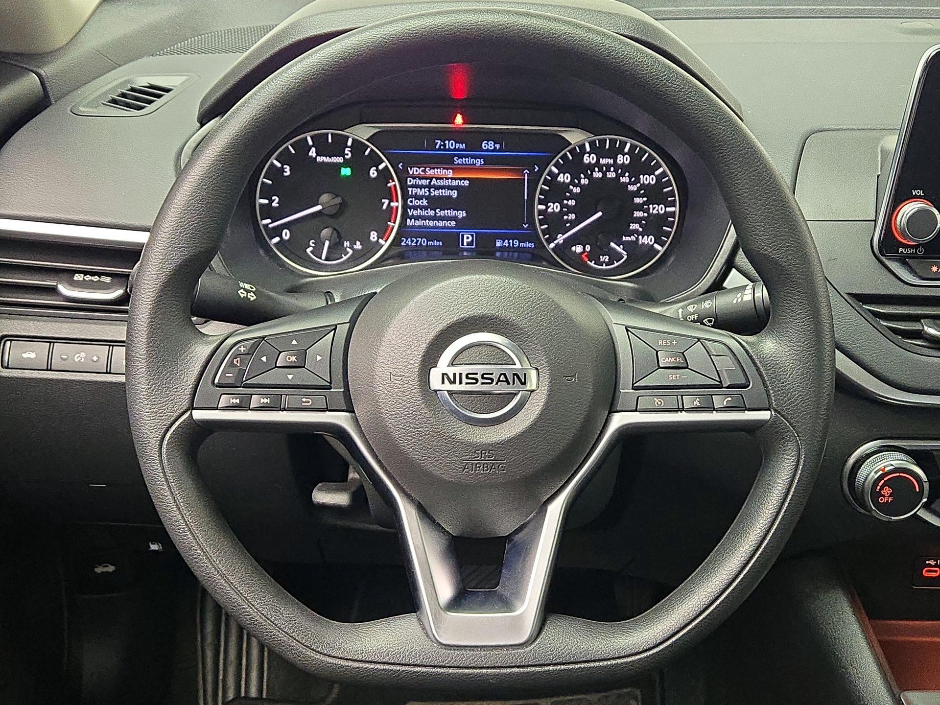 Thumbnail: 2020 Nissan Altima - 10