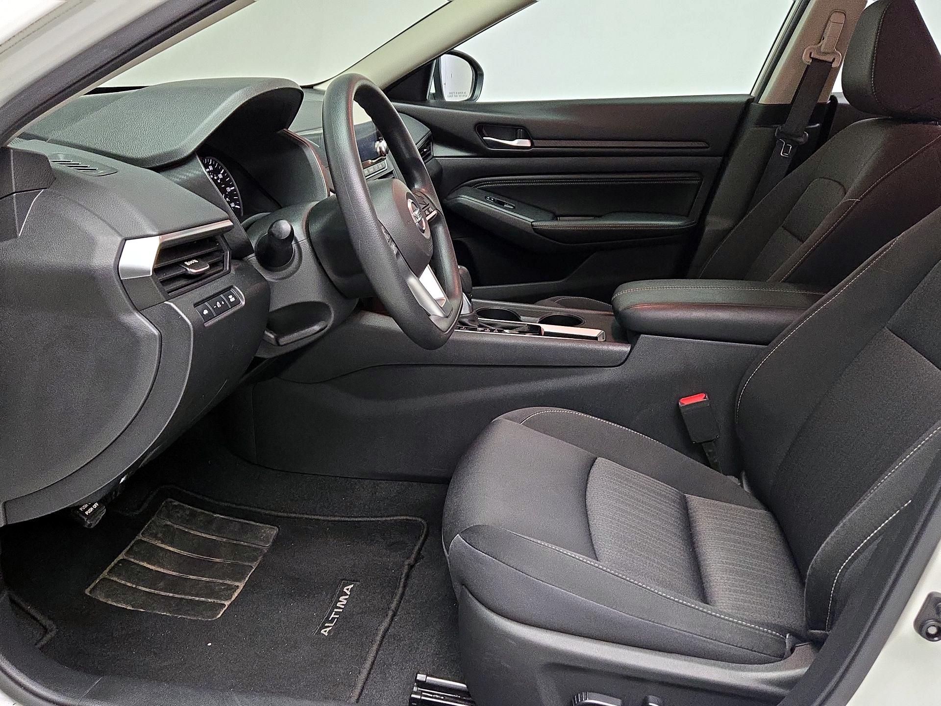 Thumbnail: 2020 Nissan Altima - 11