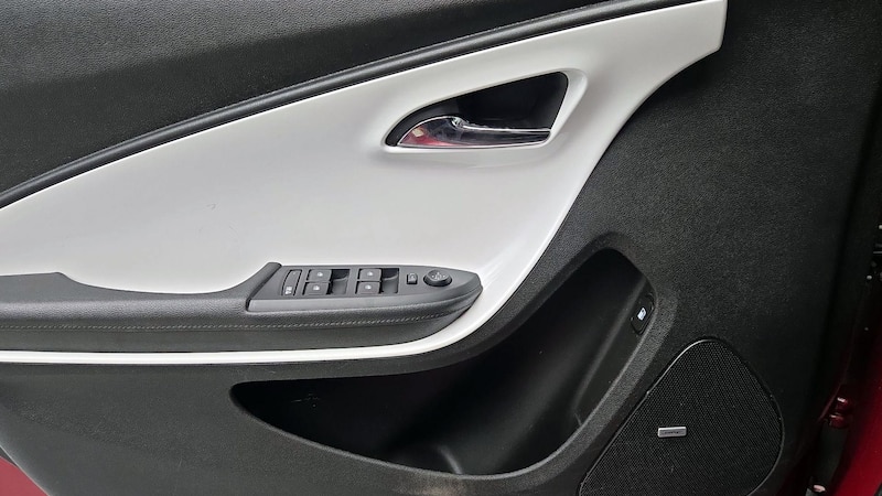 2014 Chevrolet Volt  12