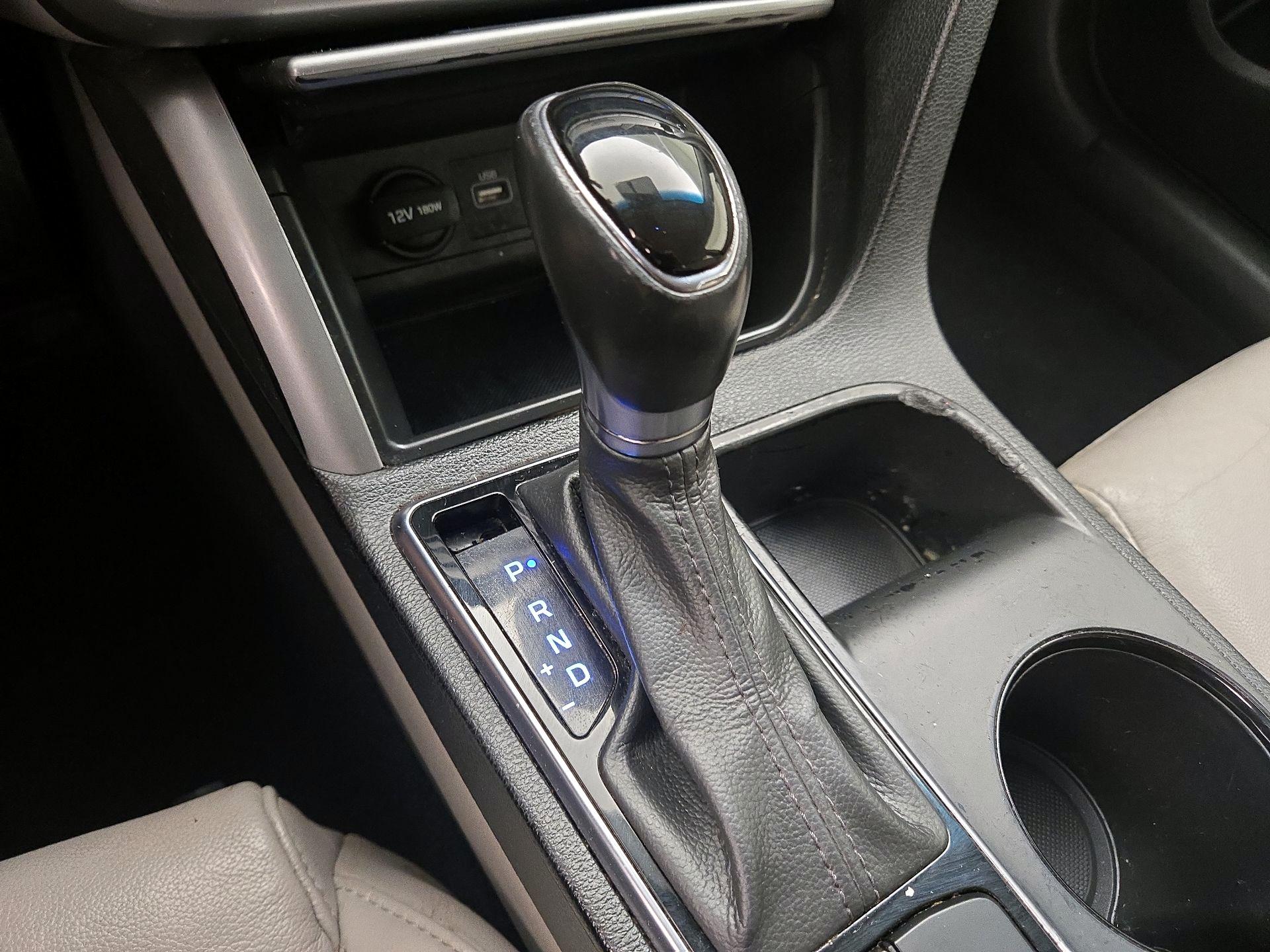 Thumbnail: 2015 Hyundai Sonata - 18