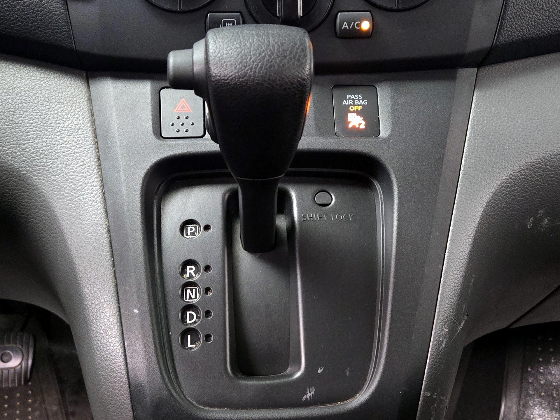 Thumbnail: 2020 Nissan NV200 - 17