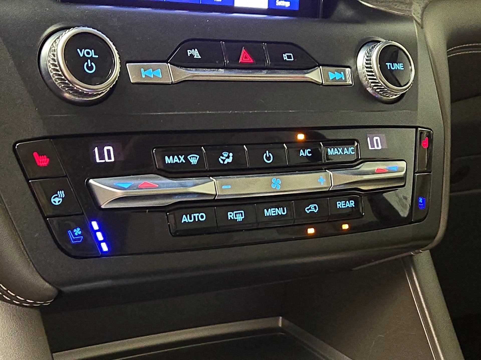 Thumbnail: 2020 Ford Explorer - 17