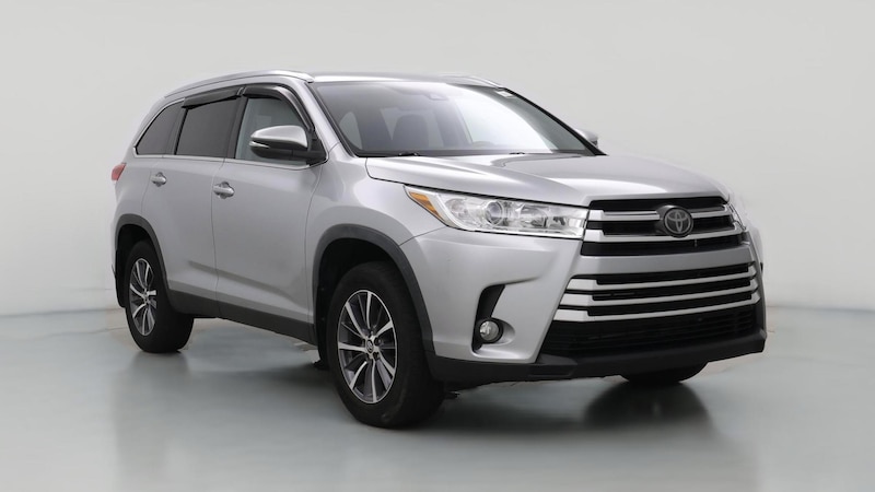 2019 Toyota Highlander XLE Hero Image