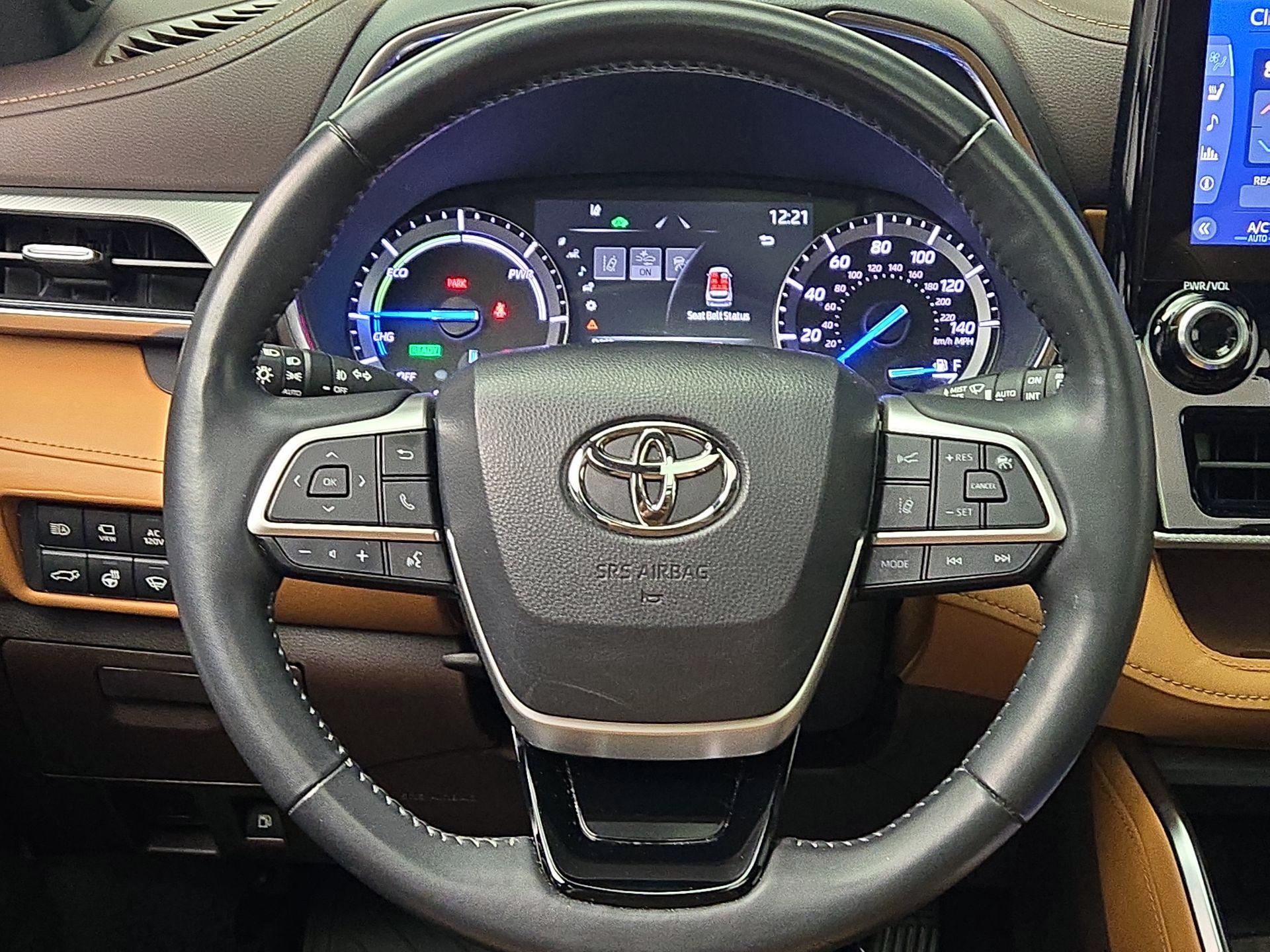 Thumbnail: 2022 Toyota Highlander - 10