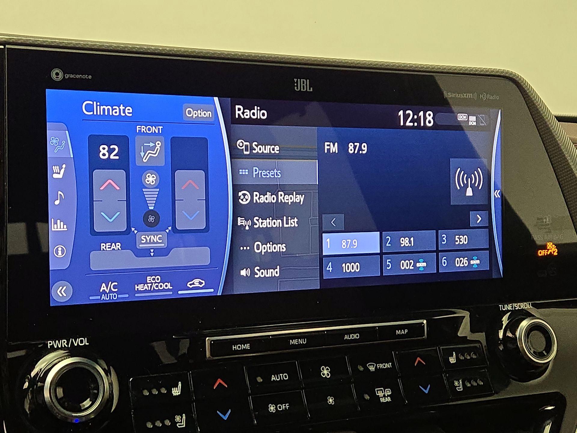 Thumbnail: 2022 Toyota Highlander - 16