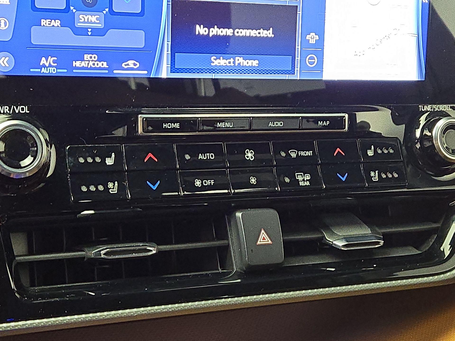 Thumbnail: 2022 Toyota Highlander - 17