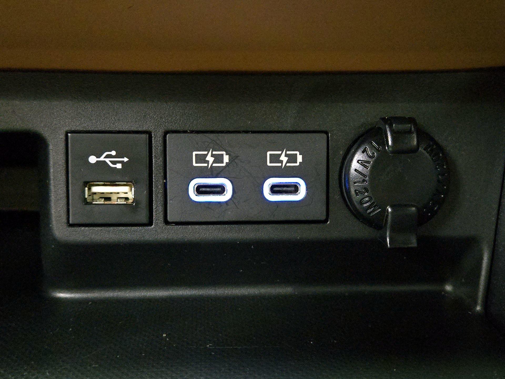 Thumbnail: 2022 Toyota Highlander - 19