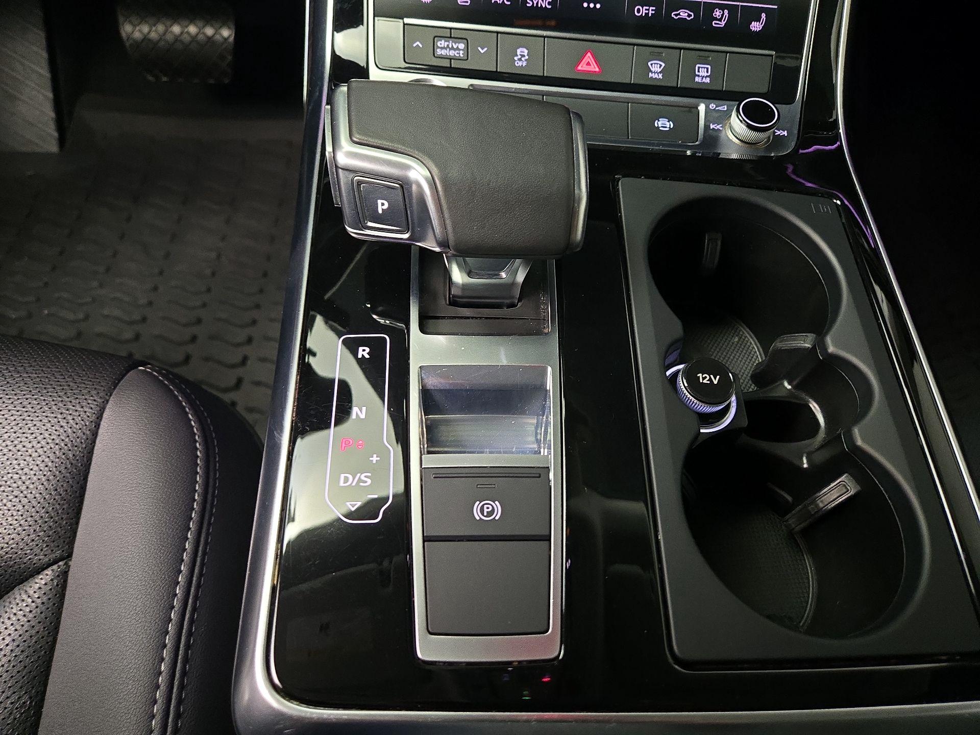 Thumbnail: 2020 Audi Q8 - 18