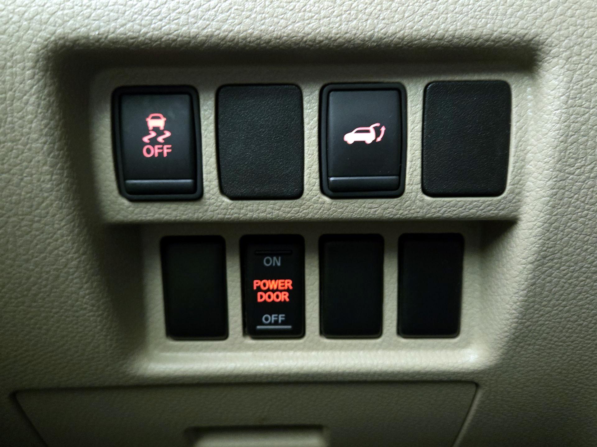 Thumbnail: 2015 Nissan Quest - 13