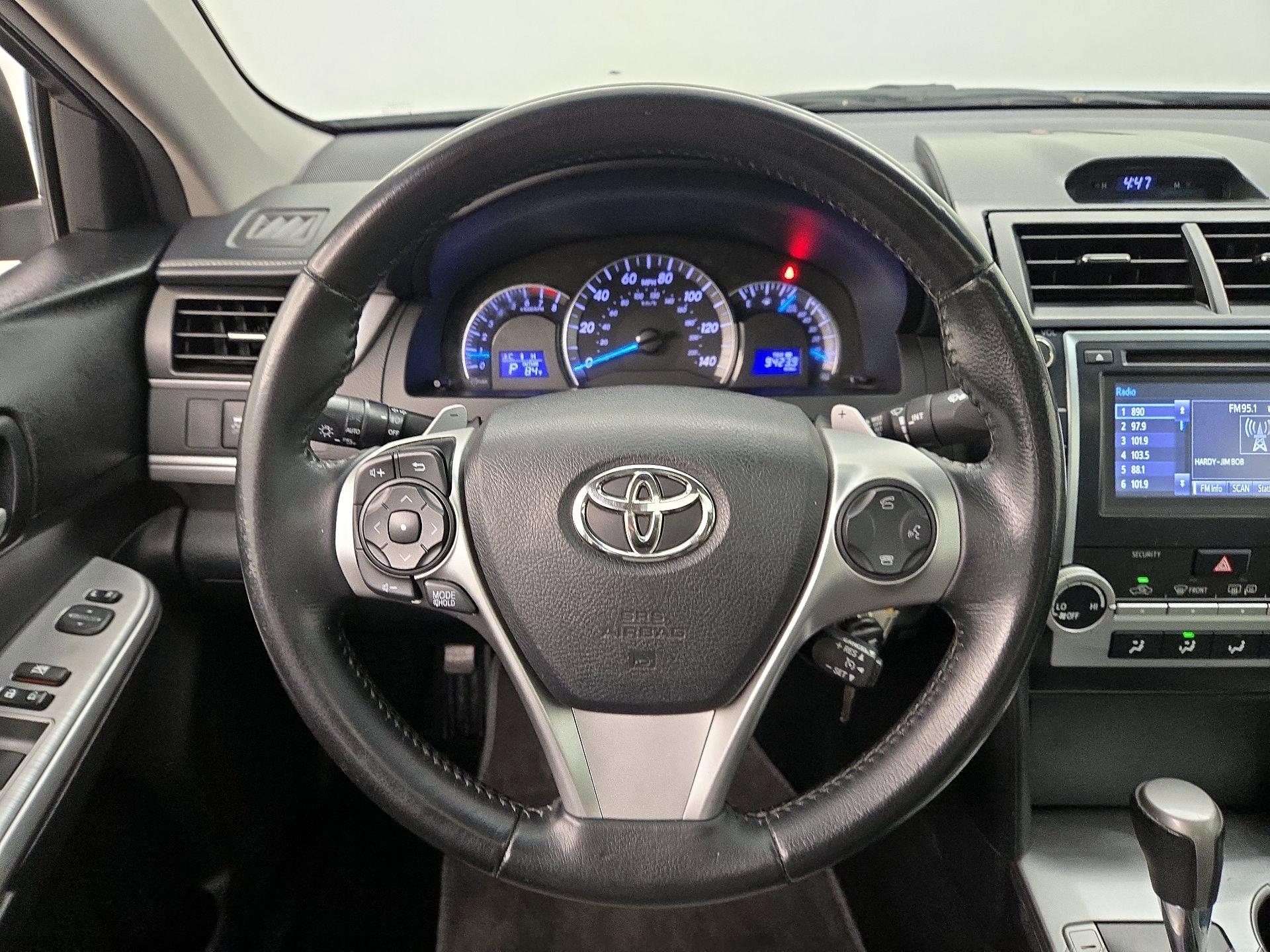 Thumbnail: 2014 Toyota Camry - 10