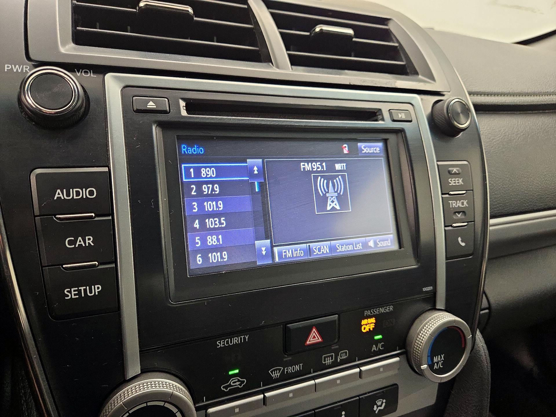 Thumbnail: 2014 Toyota Camry - 15